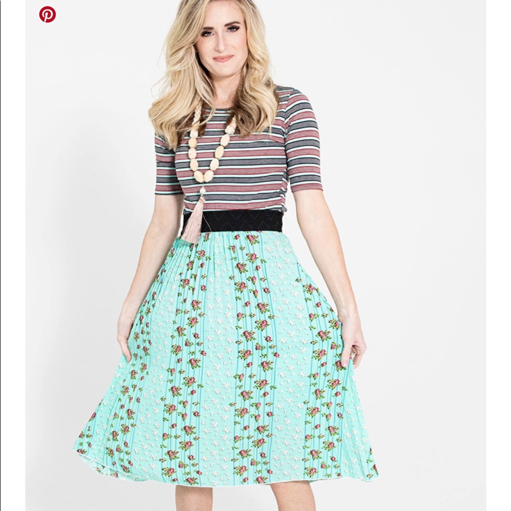 NWT Lularoe Jill Skirt - Picture 1 of 8